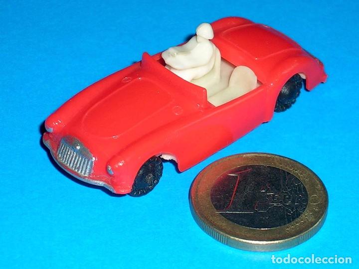 Coches a escala: MGA Sports Coupe 7422, matchbox 19B copy, plastic H0 1/87 made in Hong Kong by Blue Box, a&ntilde;os 60.