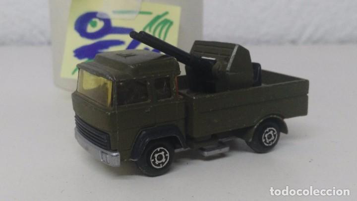 Coches a escala: antiguo camion de guisval   militar