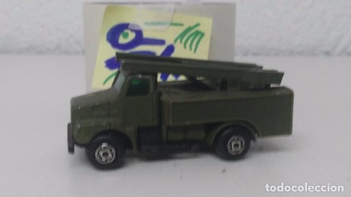 Coches a escala: antiguo coche camion volvo guisval militar