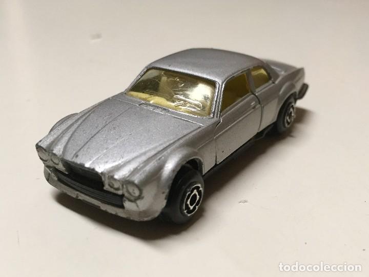 Coches a escala: Jaguar XJ-12.  Guisval. Escala 1/64