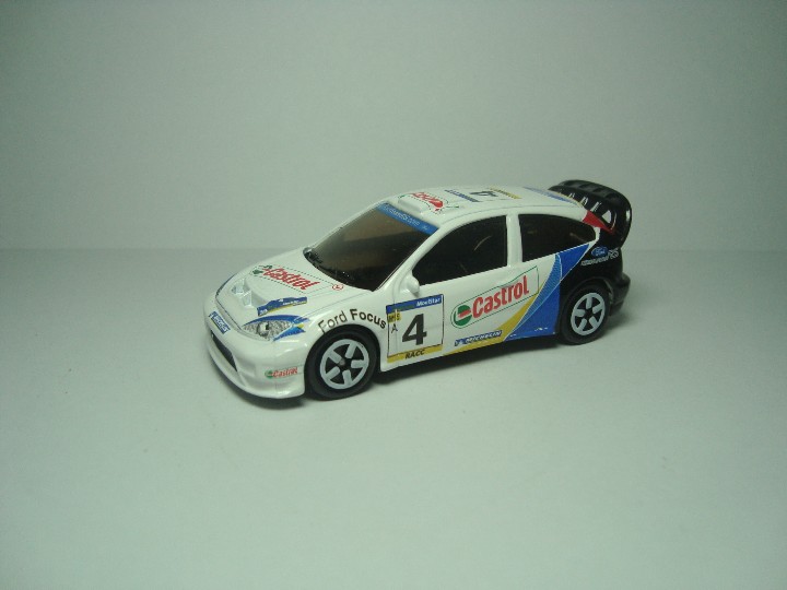 Coches a escala: FORD FOCUS DE MAJORETTE 1,64