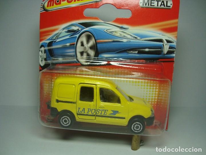 Coches a escala: RENAULT KANGOO CORREOS EXPRESS LA POSTE DE MAJORETTE 1,64 NUEVO EN SU CAJA