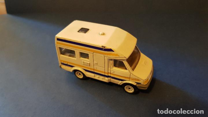 Coches a escala: SIKU AUTOCARAVANA - Foto 1