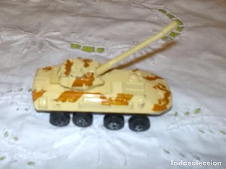 Coches a escala: TANQUE MILITAR A ESCALA CON RUEDAS