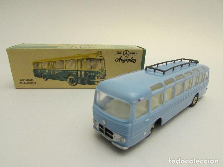 Coches a escala: AUTOBUS PEGASO Y CAJA AUTOBUS CHAUSSON