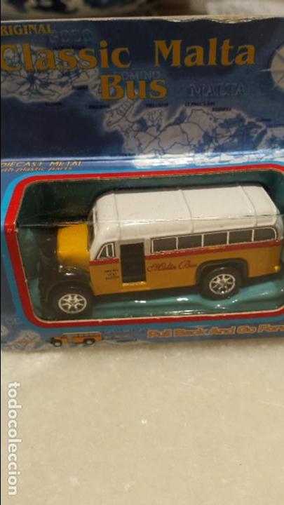 Coches a escala: Original clasic bus Malta.