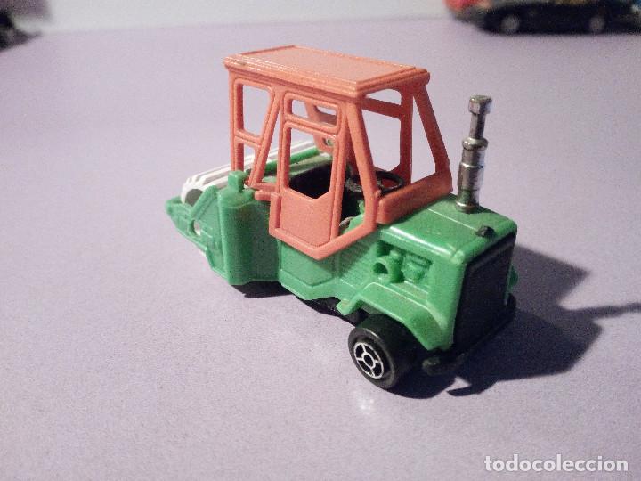 Coches a escala: TRACTOR COSECHADORA - VEH&Iacute;CULO A ESCALA - GUISVAL - A&Ntilde;OS 80