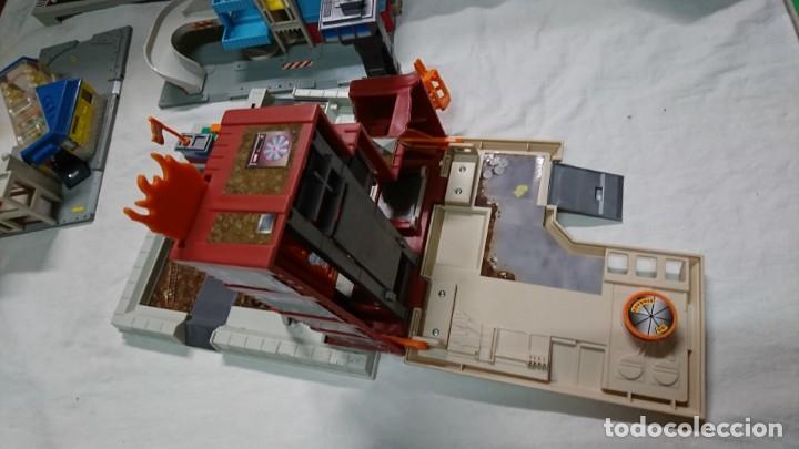 Coches a escala: LOTE ACCESORIOS DE  MICROMACHINES, SIN COCHES - Foto 2