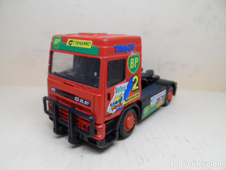 Coches a escala: GUISVAL DAF 95 ROJO - Foto 1