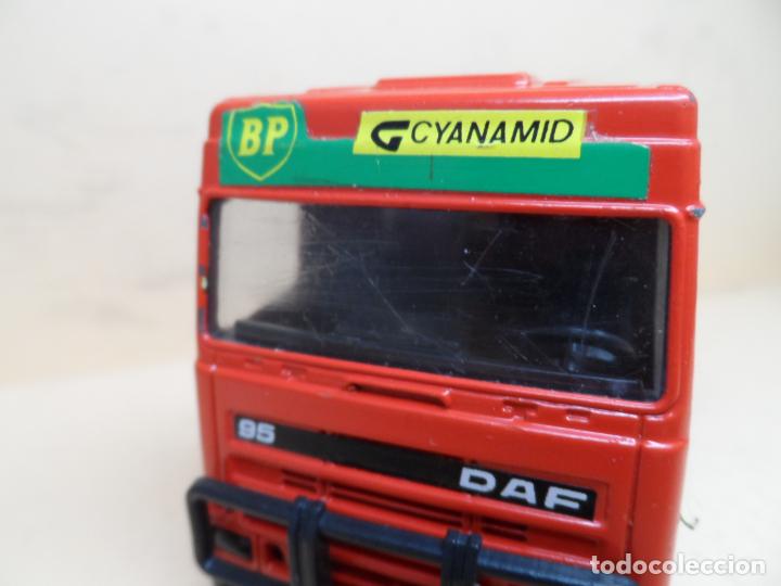 Coches a escala: GUISVAL DAF 95 ROJO - Foto 2