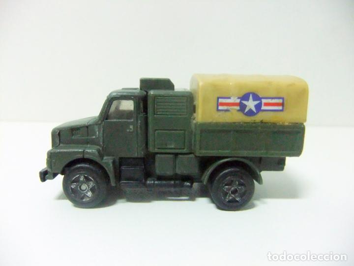 Coches a escala: CAMI&Oacute;N VOLVO MILITAR - GUISVAL ESCALA 1:64 APROX. - EJ&Eacute;RCITO MINIATURA JUGUETE ESPA&Ntilde;OL TRUCK TOY