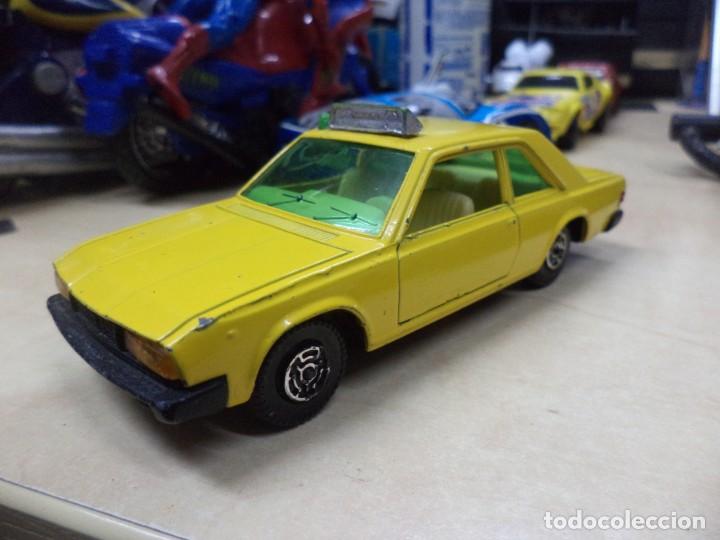 Coches a escala: Guisval.FIAT 130 Taxi.Serie Escorpi&oacute;n.