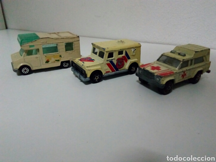 Coches a escala: Majorette 1/64 carabana ambulancia furgon