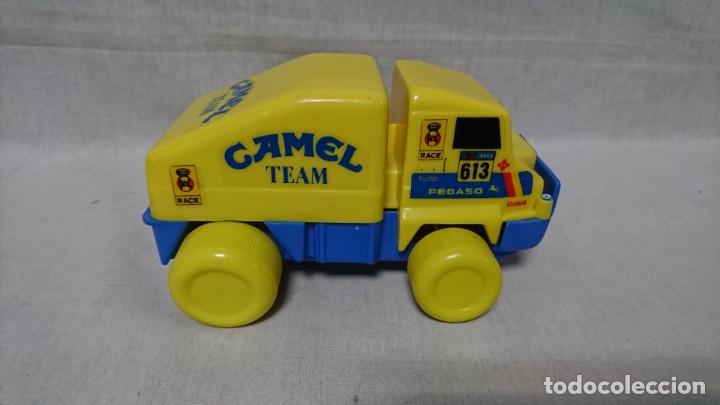 Coches a escala: CAMI&Oacute;N CAMEL TEAM PEGASO, MARCA ELIMBER, 15 CM. - Foto 3