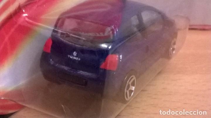 Coches a escala: MAJORETTE RENAULT TWINGO ECH 1/64 REF.206B - Foto 4