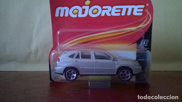 Coches a escala: LEXUS RX400h ECH:1/61 REF. 292F COLOR CHAMPAGNE de MAJORETTE