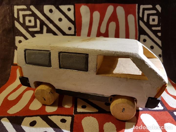 Coches a escala: Coche africano de madera - Foto 1