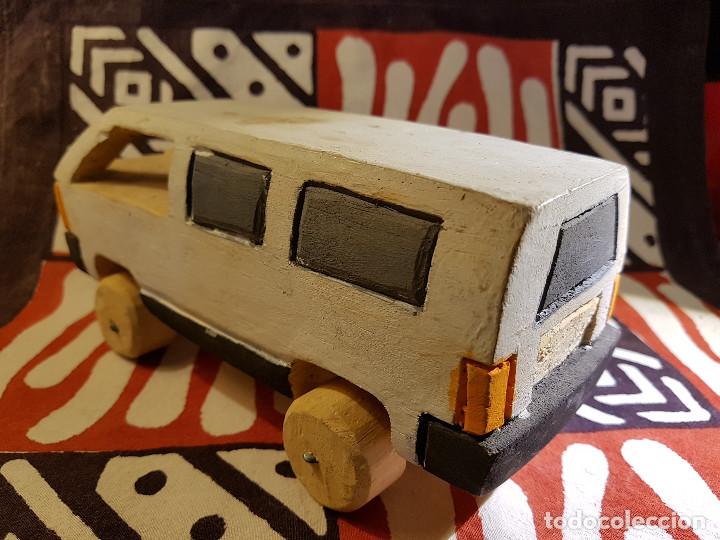 Coches a escala: Coche africano de madera - Foto 3