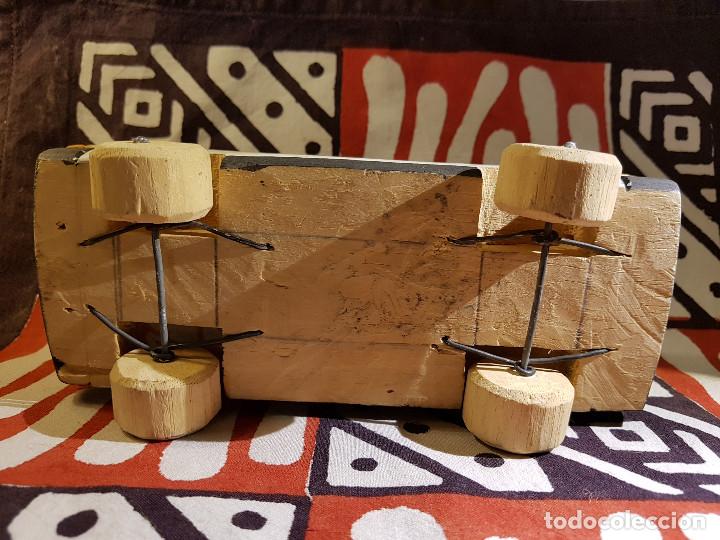 Coches a escala: Coche africano de madera - Foto 4