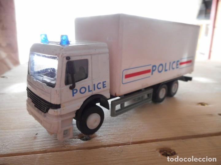Coches a escala: CAMI&Oacute;N POLIC&Iacute;A 15 CM - Foto 1
