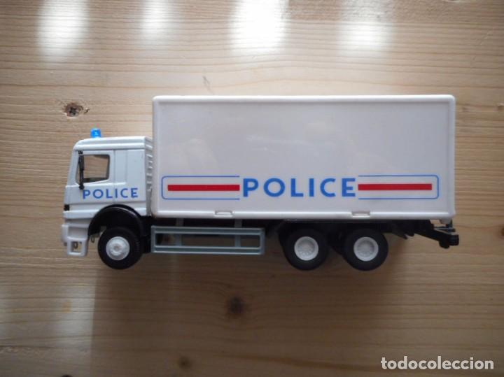 Coches a escala: CAMI&Oacute;N POLIC&Iacute;A 15 CM - Foto 2