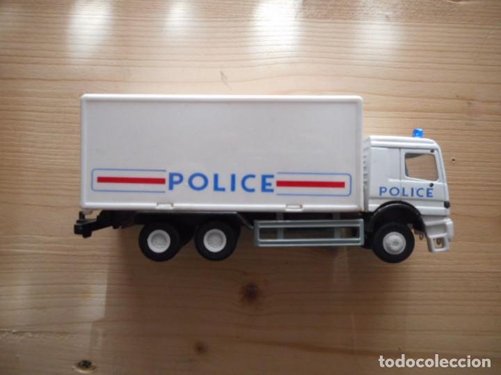 Coches a escala: CAMI&Oacute;N POLIC&Iacute;A 15 CM - Foto 3