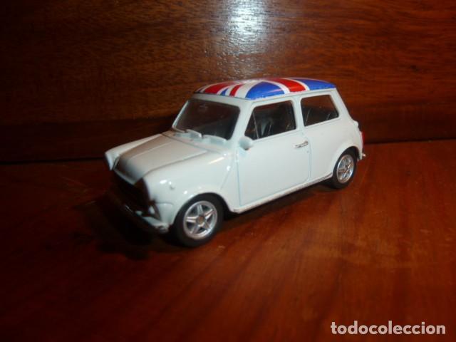 Coches a escala: Mini Cooper 1300. Welly - Foto 2