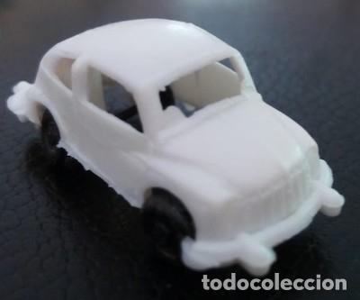 Coches a escala: BARATIJA DE KIOSKO, FIAT 600 DE PL&Aacute;STICO