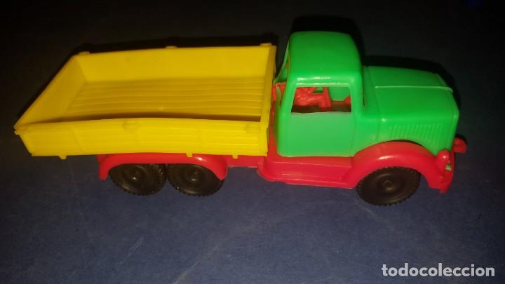 Coches a escala: CAMION DE PLASTICO A&Ntilde;OS 70