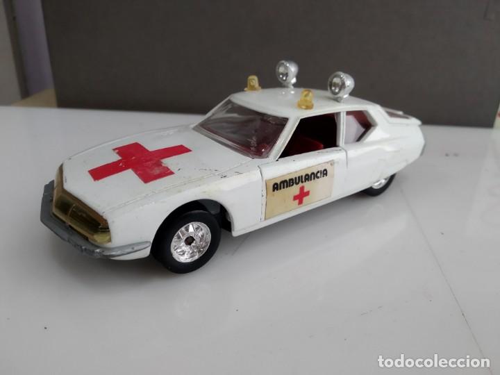 Coches a escala: ANTIGUO COCHE DE GUISVAL CITROEN SM AMBULANCIA