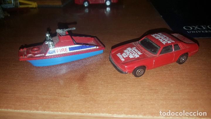 Coches a escala: Corgi juniors, jaguar xj y fire launch, miden 7 cm.