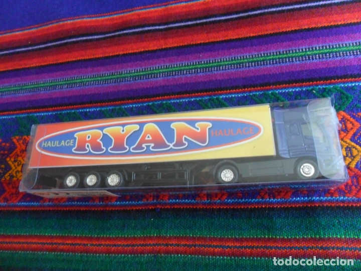 Coches a escala: TRUCK SCANIA 1040 HAULAGE RYAN. EN BLISTER. 19,50X5X3 CMS. SIN USO. RARO.