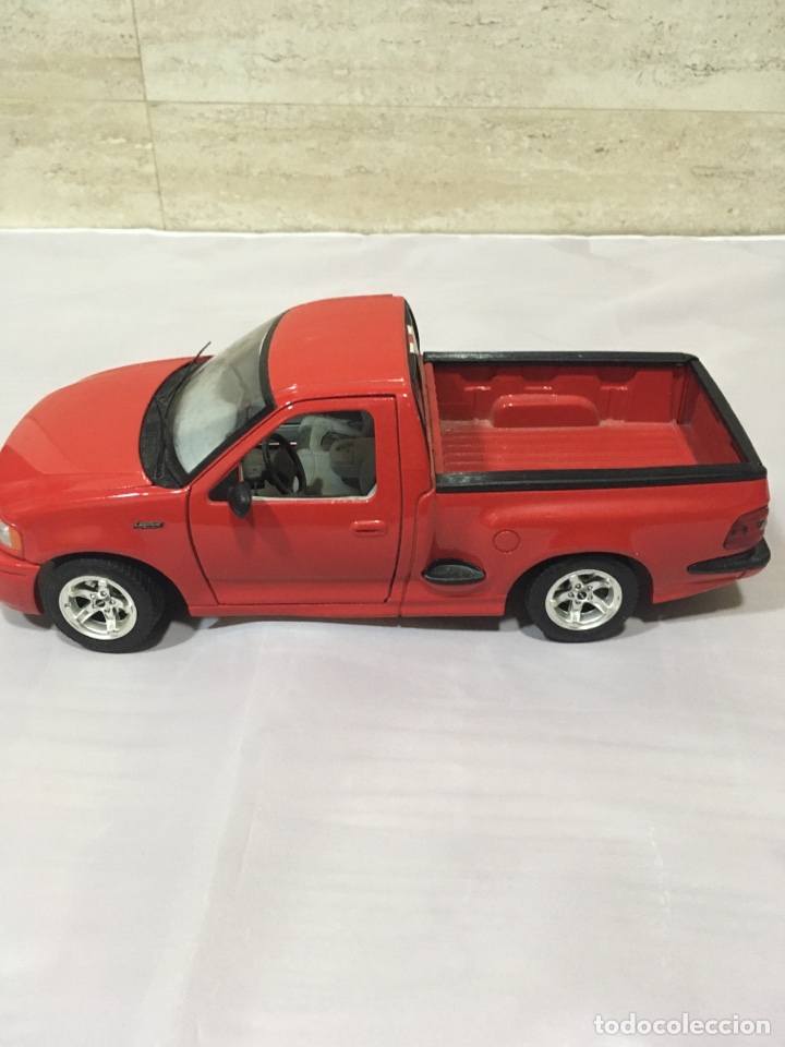 Coches a escala: FORD SVT BURAGO 1/21 COMPLETO
