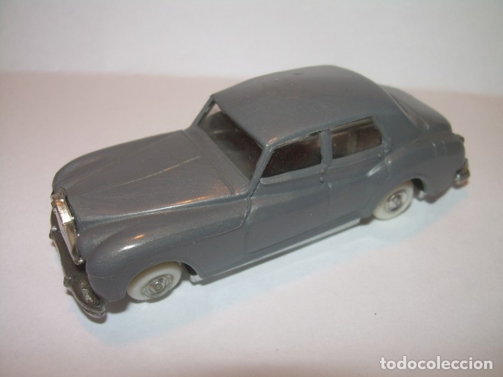 Miniature Jaguar MK9 Anguplas 1/86 – Série Mini Cars (Neuf En Boîte)
