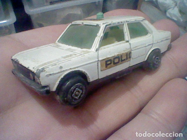 Coches a escala: SEAT 131 GUISVAL POLICIA  CHASIS METAL LEER DESCRIPCI&Oacute;N 7CMS LARGO