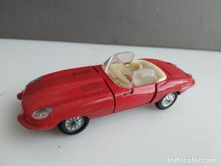 Coches a escala: ANTIGUO COCHE JAGUAR DE JOAL ROJO
