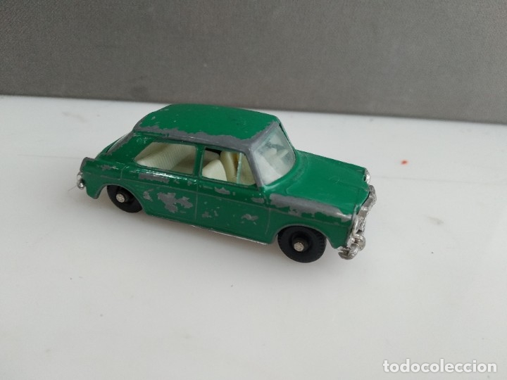 Coches a escala: .ANTIGUO COCHE DE PAYA MG  1100