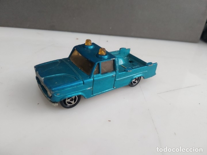 Coches a escala: ANTIGUO COCHE DE LA MARCA MAJORETTE