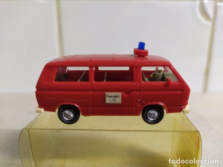 Coches a escala: Volkswagen T3 , microbús Bomberos , Wiking ref. 12 603 - Foto 2 - 184405986
