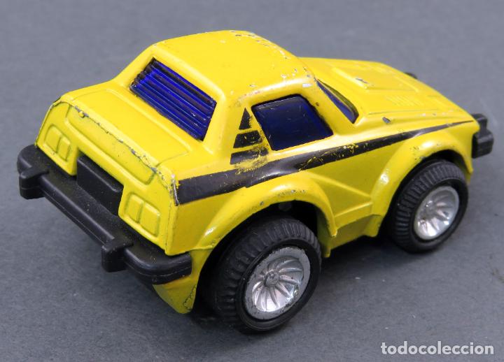 Coches a escala: Triumph sin marca amarillo a&ntilde;os 80 - Foto 2