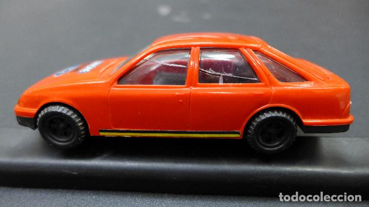 Coches a escala: FORD SIERRA DANONE DE TRANSPLASTIC - Foto 3