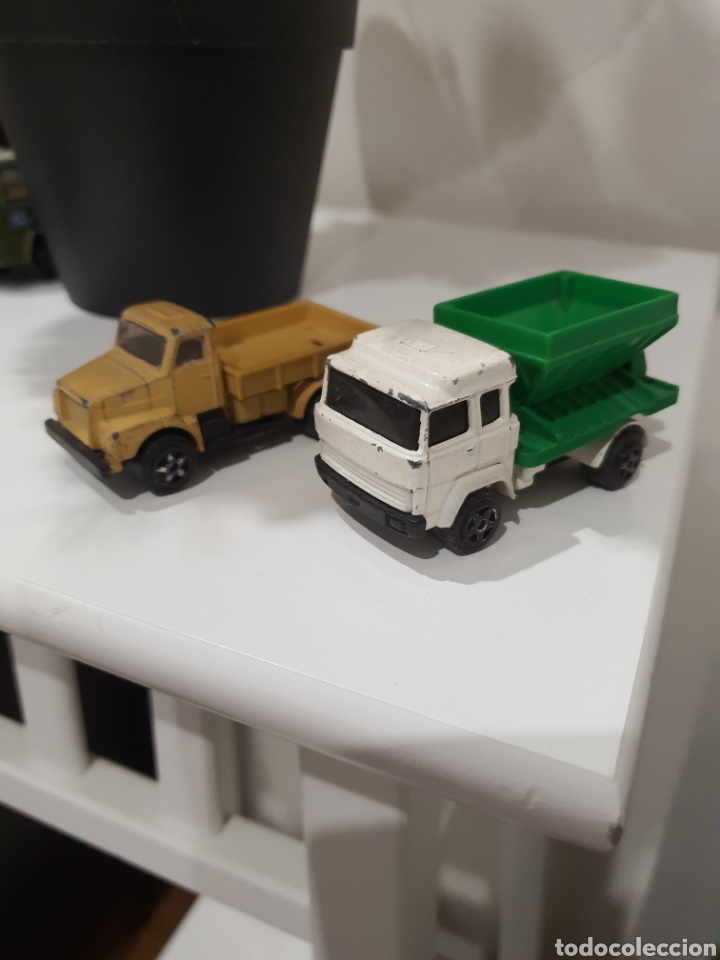 Coches a escala: dos camiones guisval volvo y magirus