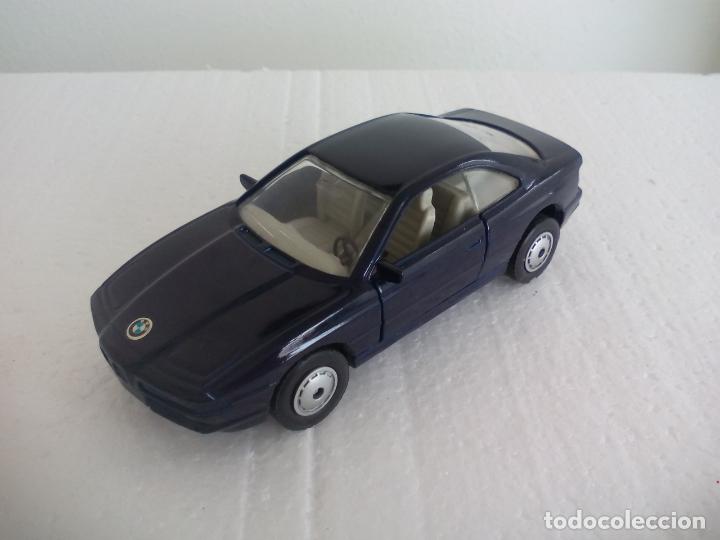 Coches a escala: BMW 850i MAISTO. . ESCALA 1/38. COCHE A FRICCI&Oacute;N.