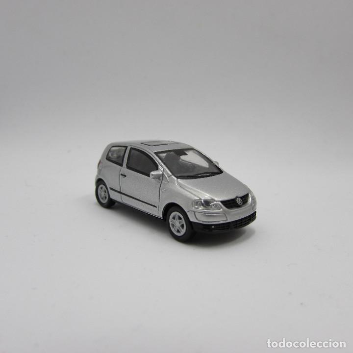 Coches a escala: Norev VW Fox TDI 2005 gris met. Escala 1/87 H0 (3812) - Foto 2 - 190534778