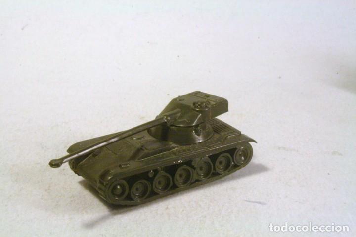 Coches a escala: EKO MILITAR. Escala 1/86. Tanque - carro AMX 13 - Francia (falta antena)