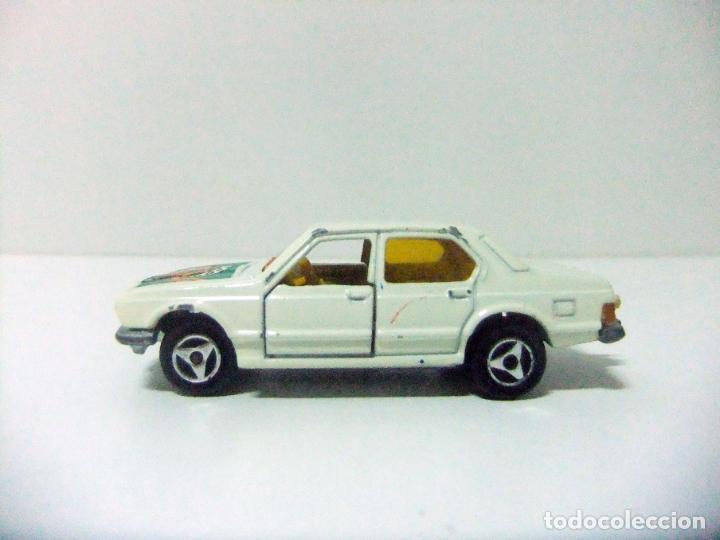 Coches a escala: BMW 733 - MAJORETTE REF. N&ordm; 256 MADE IN FRANCE - ESCALA 1:60 COCHE BLANCO CABALLO HERRADURA EN CAP&Oacute;