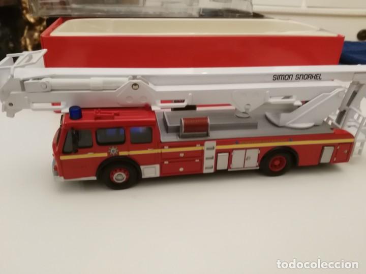 Coches a escala: CAMION BOMBEROS CORGI - DENNIS - Foto 3
