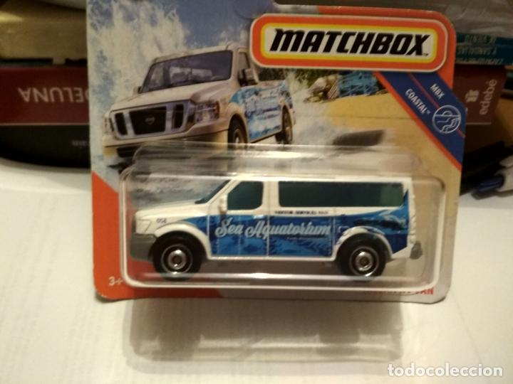 Coches a escala: Nissan NV Van mathbox escala 1:64 aproximadamente