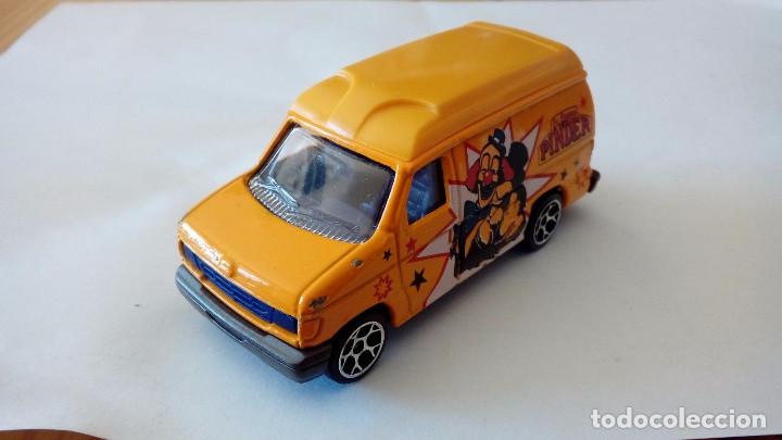Coches a escala: MAJORETTE FORD ECONOLINE CIRQUE PINDER CIRCO N&deg; 270 271 ECH: 1/63