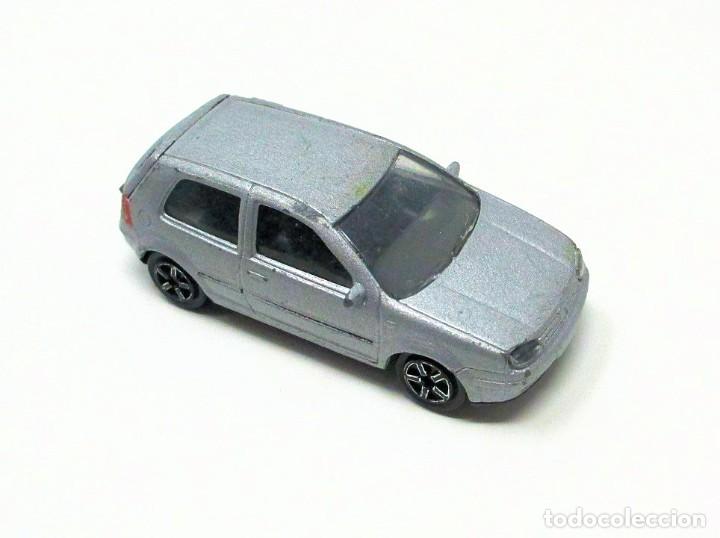 Coches a escala: Volkswagen Golf IV GTI de Majorette, escala 1/57.
